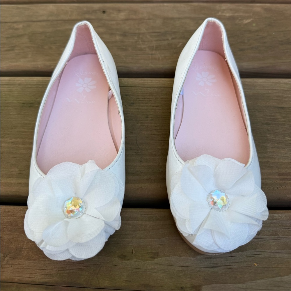 Charming White Kids Dress Shoes with Floral Detail